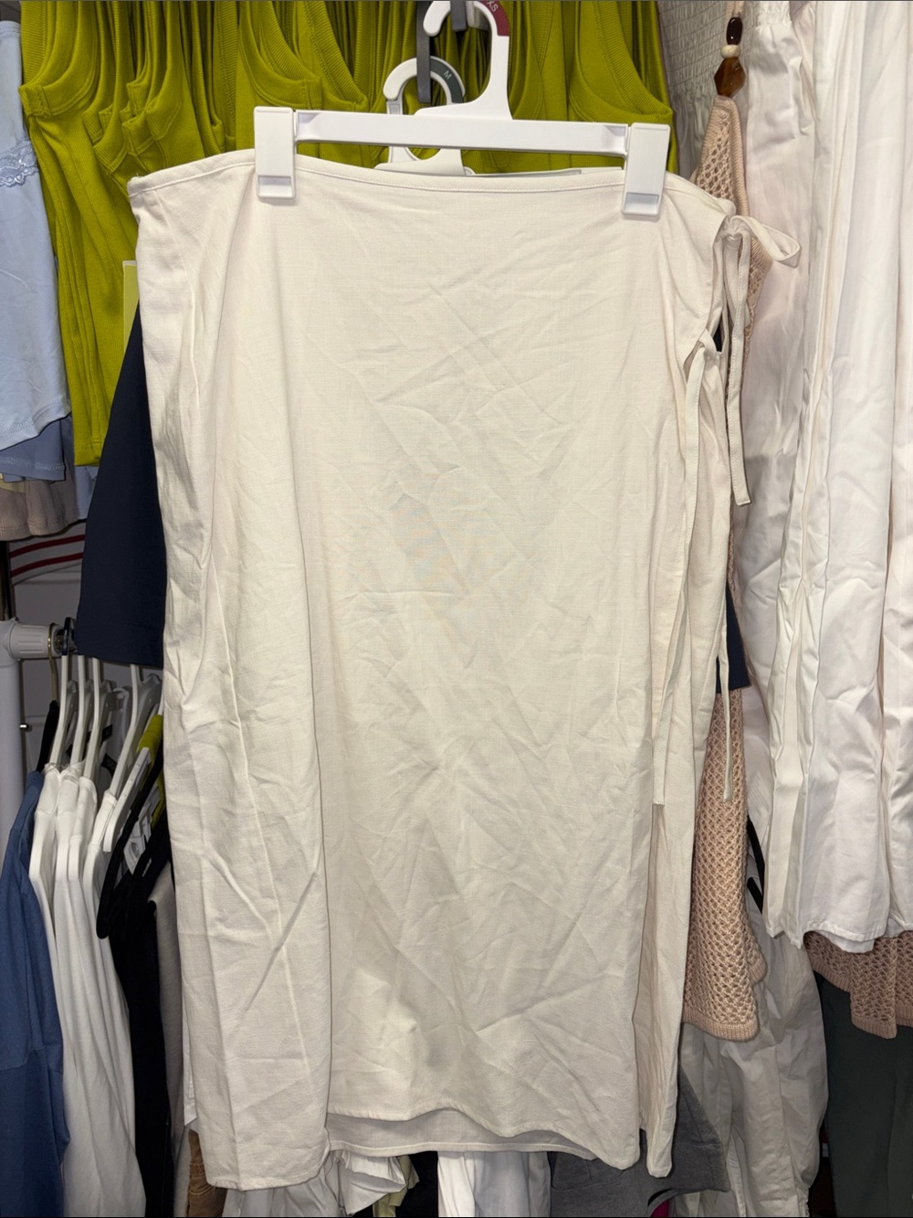 5/$10 women’s skirt